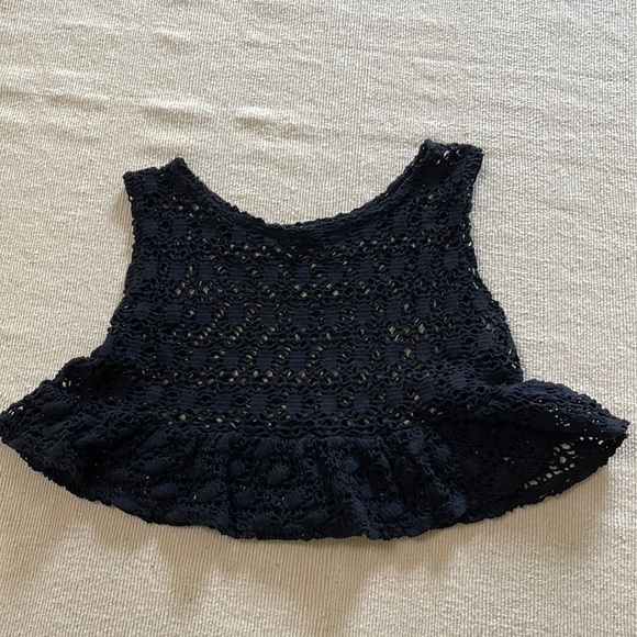 Black Trendy Crop Crochet Ruffled Hemline Top P/A1363/2 - Picture 3 of 7
